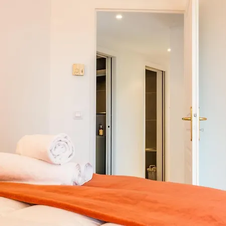 3-room Luxury With Pool And Sea View Steps From The Cannes