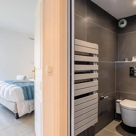 3-room Luxury With Pool And Sea View Steps From The *