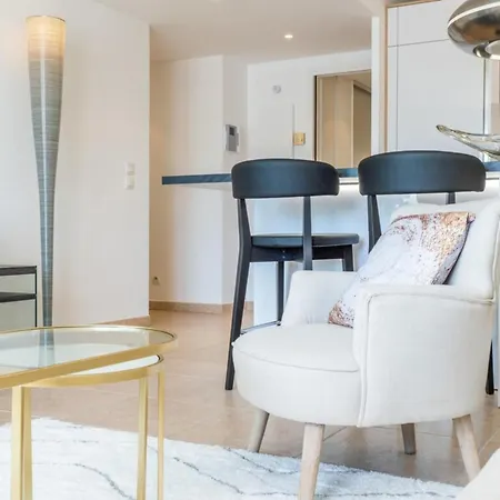 3-room Luxury With Pool And Sea View Steps From The *