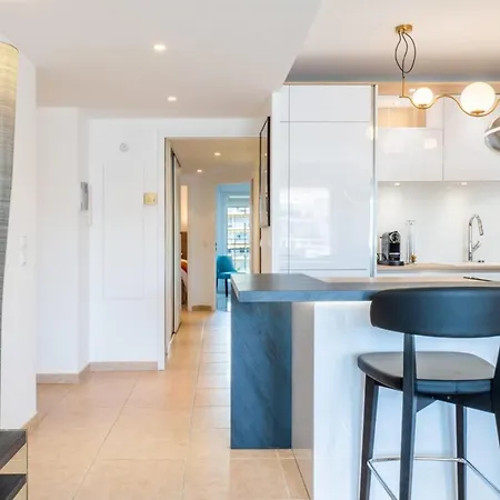 3-room Luxury With Pool And Sea View Steps From The *