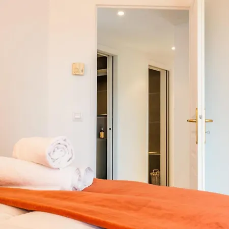 3-room Luxury With Pool And Sea View Steps From The *