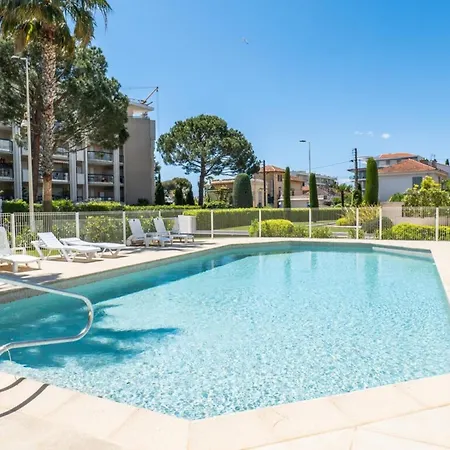 Apartmán 3-room Luxury With Pool And Sea View Steps From The