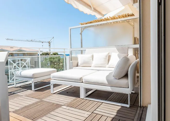 Apartman 3-room Luxury With Pool And Sea View Steps From The *