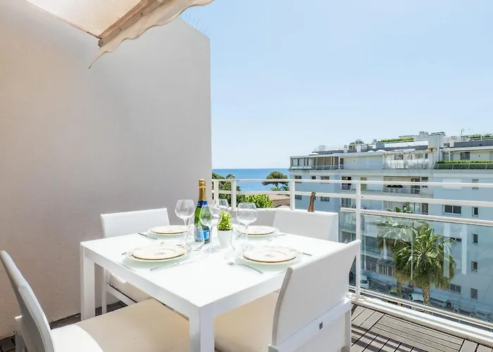 3-room Luxury With Pool And Sea View Steps From The Apartman *