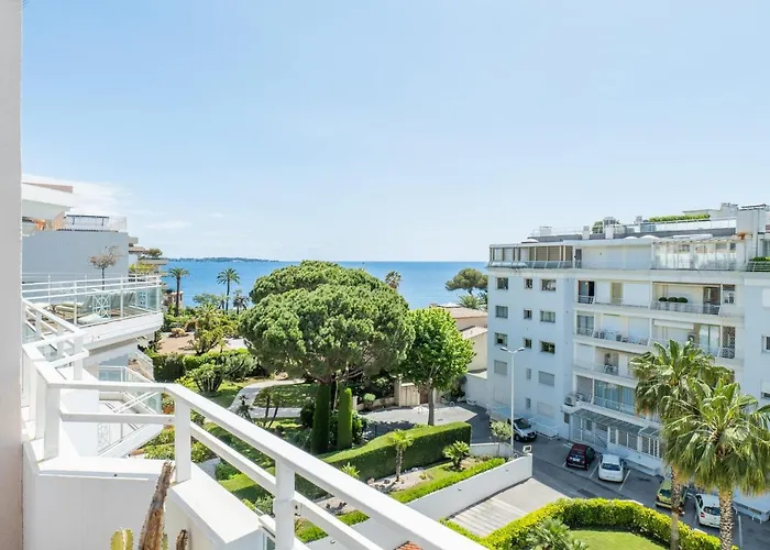 Apartman 3-room Luxury With Pool And Sea View Steps From The Cannes