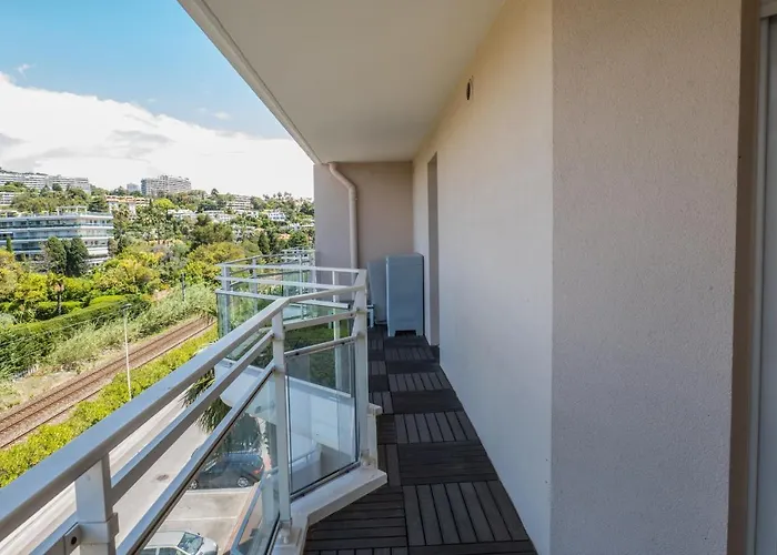 3-room Luxury With Pool And Sea View Steps From The Apartman Cannes