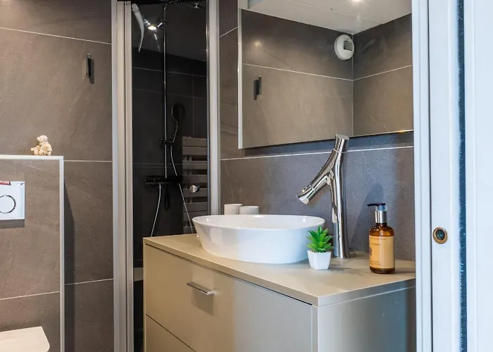 Apartman 3-room Luxury With Pool And Sea View Steps From The