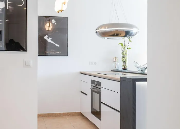 3-room Luxury With Pool And Sea View Steps From The * Cannes