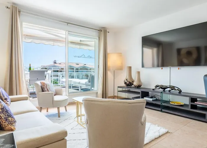 3-room Luxury With Pool And Sea View Steps From The Cannes