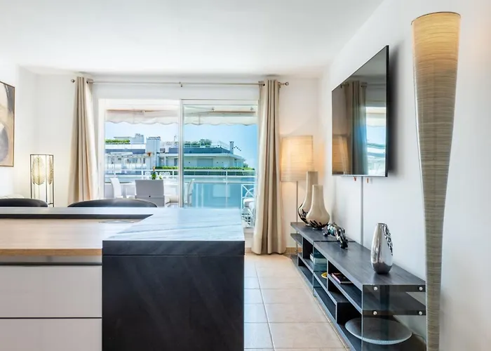 3-room Luxury With Pool And Sea View Steps From The * Cannes