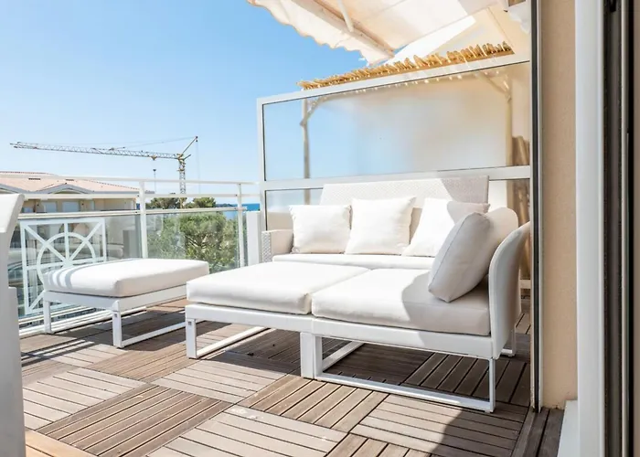 Apartman 3-room Luxury With Pool And Sea View Steps From The *