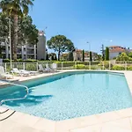 3-room Luxury With Pool And Sea View Steps From The Lägenhet