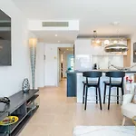 3-room Luxury With Pool And Sea View Steps From The