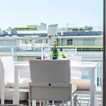 3-room Luxury With Pool And Sea View Steps From The