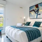3-room Luxury With Pool And Sea View Steps From The *