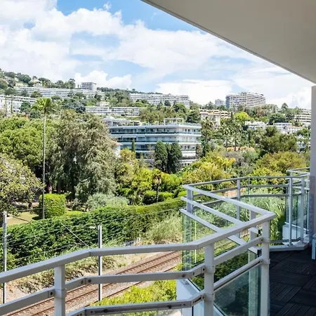 3-room Luxury With Pool And Sea View Steps From The