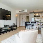 3-room Luxury With Pool And Sea View Steps From The