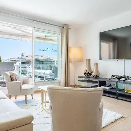 3-room Luxury With Pool And Sea View Steps From The كان